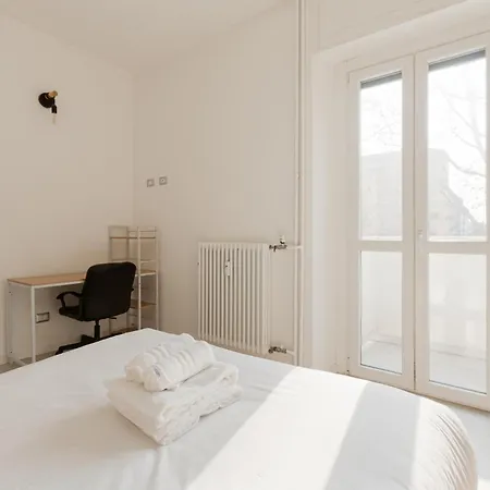 Guesthost - M4 Argonne Design With Balconies * Milan