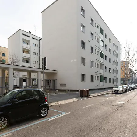 Guesthost - M4 Argonne Design With Balconies Milan